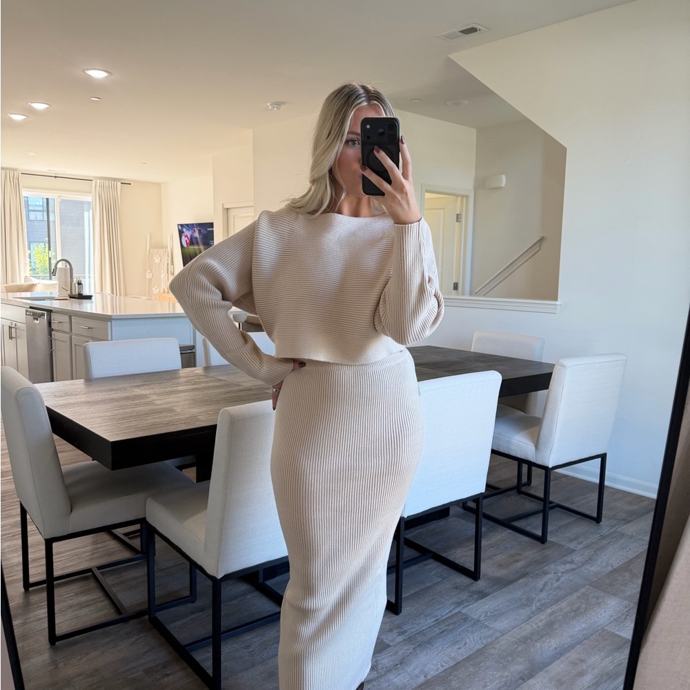 Elegant Cream Knit Set - one arrival - Picture 8 of 9